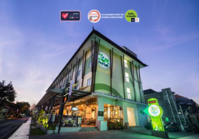 Гостиница Zest Legian by Swiss-Belhotel International  Kuta